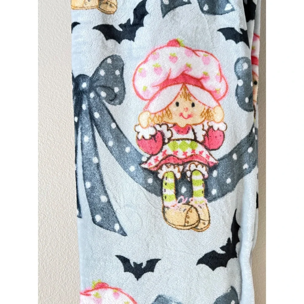 Strawberry Shortcake Halloween Plush Throw Blanket Bats Polka Dot Bows 70x50